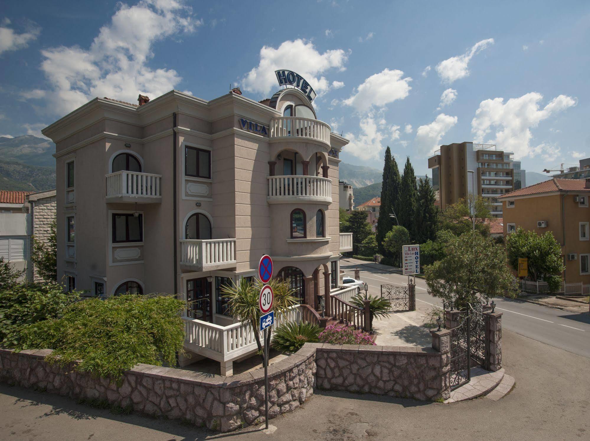 Hotel Vila Lux Budva Exterior photo